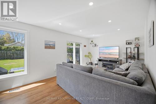 2395 Arnold Crescent, Burlington, ON 