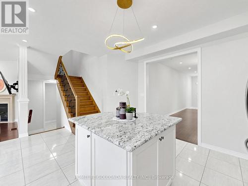 31 Bolsby Court, Aurora, ON 