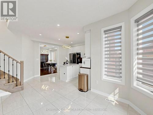 31 Bolsby Court, Aurora, ON 
