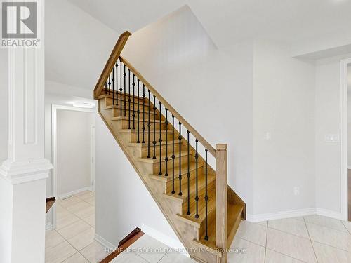 31 Bolsby Court, Aurora, ON 