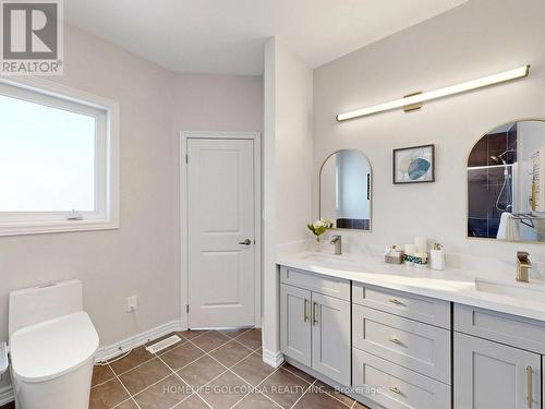 31 Bolsby Court, Aurora, ON 