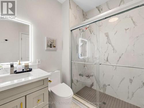 31 Bolsby Court, Aurora, ON 