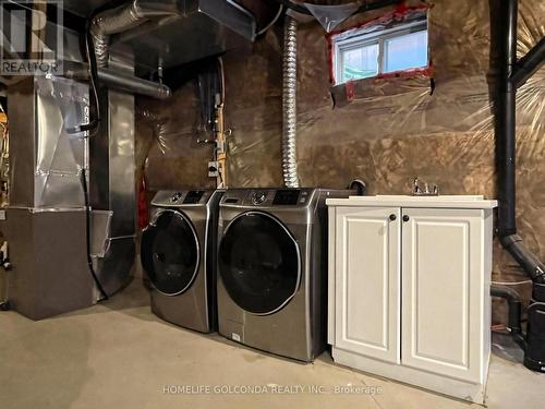 31 Bolsby Court, Aurora, ON 