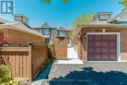 1135 BELLAROSA LANE  Mississauga, ON L5V 1L3