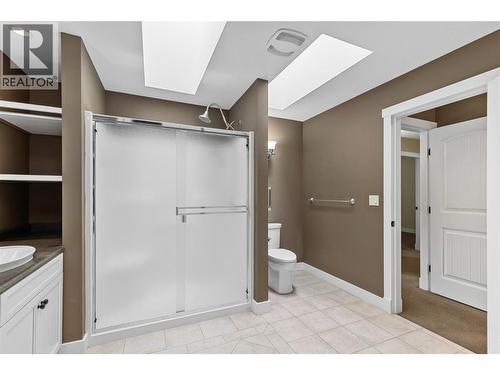 479 Middleton Way, Coldstream, BC - Indoor Photo Showing Bathroom