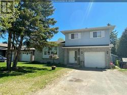 132 Parkland CRES Sault Ste. Marie, ON P6A 6M3