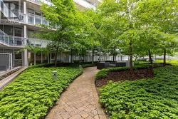 Outdoor courtyard - 