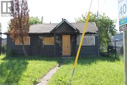127 ROBINS Avenue  Hamilton, ON L8H 4N5