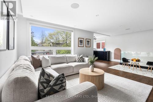 17 Old Oak Road, Toronto, ON 