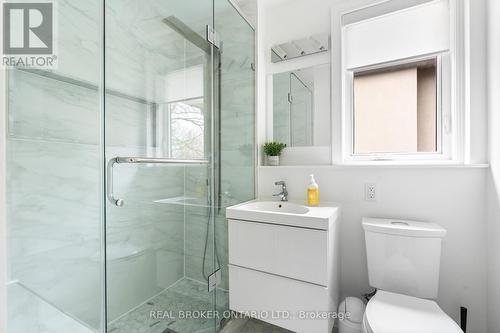 17 Old Oak Road, Toronto, ON 