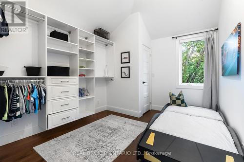 17 Old Oak Road, Toronto, ON 
