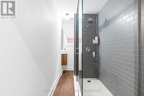 17 Old Oak Road, Toronto, ON 