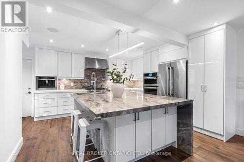 17 Old Oak Road, Toronto, ON 