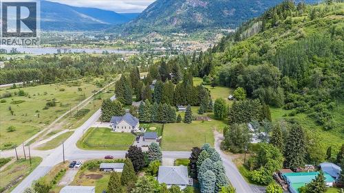 1545 Columbia Road, Ootischenia, BC 