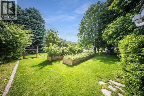 1545 Columbia Road, Ootischenia, BC 