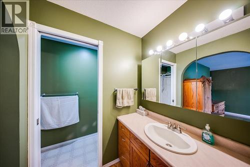 1545 Columbia Road, Ootischenia, BC 