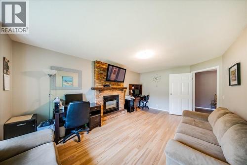 1545 Columbia Road, Ootischenia, BC 