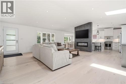35 Emily Street, Grimsby, ON 