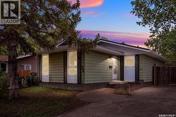 30 Shore BAY  Regina, SK S4R 7H6
