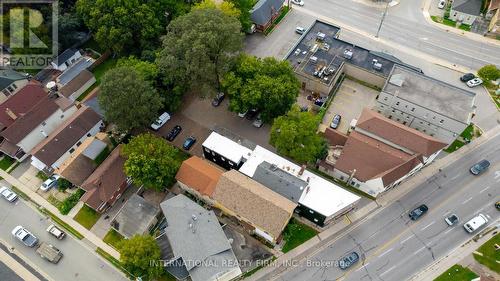 2B - 215 HAMILTON ROAD , London East, Ontario N5Z 1P9 4