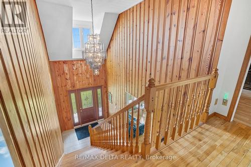 FRT RNTRANCE AND STAIRWELL TO 2ND FLOOR - 4254 Conc 20 Concession, The Nation, ON 