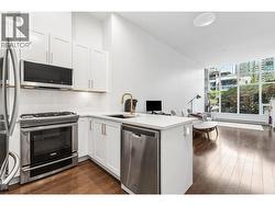 101 2077 ROSSER AVENUE Burnaby, BC V5C 0E1
