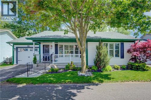 137 WESLEY Crescent  Waterloo, ON N2J 4G8