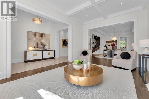 32 Hogan Court, King, ON 