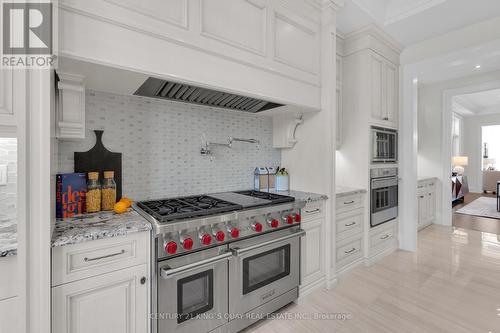 32 Hogan Court, King, ON 