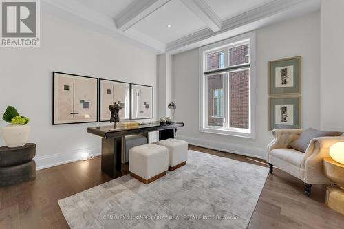 32 Hogan Court, King, ON 
