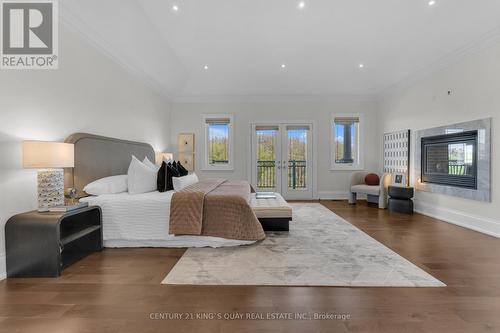 32 Hogan Court, King, ON 