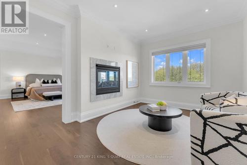 32 Hogan Court, King, ON 