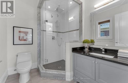 32 Hogan Court, King, ON 
