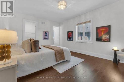 32 Hogan Court, King, ON 