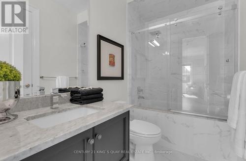 32 Hogan Court, King, ON 