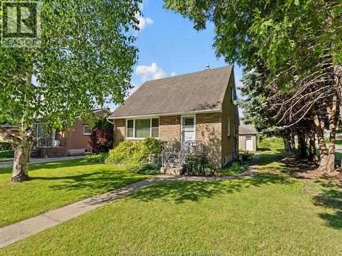 1105 DOT AVENUE  Windsor, ON N9C 3H9