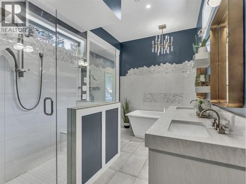 3060 Outlook Way, Naramata, BC 