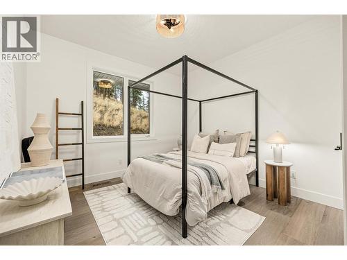 1437 April Springs Court, Kelowna, BC - Indoor Photo Showing Bedroom