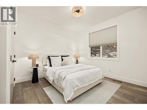 1437 April Springs Court, Kelowna, BC - Indoor Photo Showing Bedroom