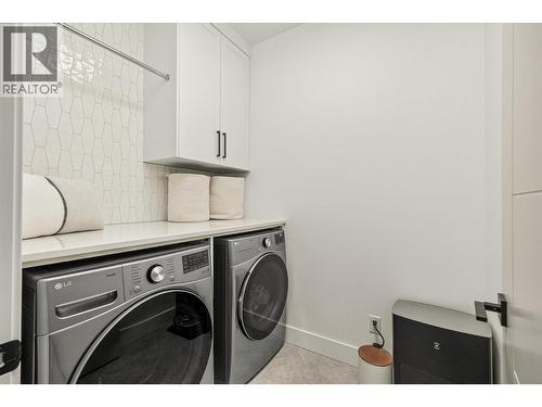 1437 April Springs Court, Kelowna, BC - Indoor Photo Showing Laundry Room