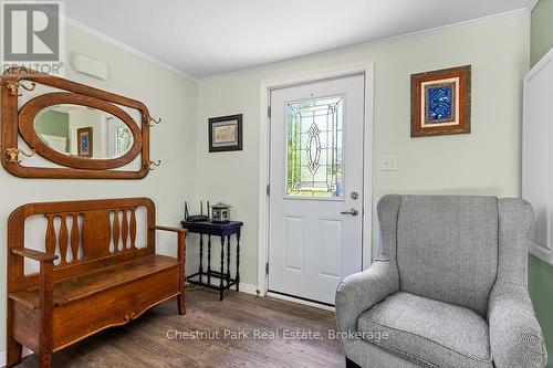 Front door entrance - Mh15 - 684138 Sideroad 30, Chatsworth, ON 
