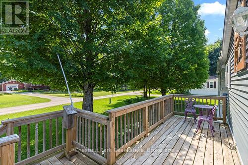 Front porch waiting for you and your morning coffe - Mh15 - 684138 Sideroad 30, Chatsworth, ON 
