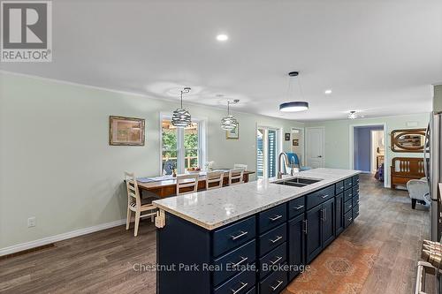 Eating area adjacent to kitchen - Mh15 - 684138 Sideroad 30, Chatsworth, ON 