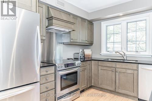 Sandfield 3 W3 - 3876 Muskoka Rd 118 Highway W, Muskoka Lakes (Medora), ON 