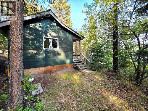Second cabin - 6453 Pinaus Lake Road, Falkland, BC 