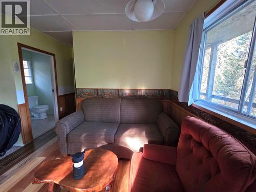 6453 Pinaus Lake Road, Falkland, BC 