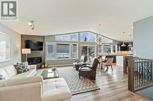 3949 Desert Pines Avenue, Peachland, BC 