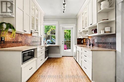 Bright thoughtfully designed kitchen - 5 Grove Avenue, Ottawa, ON 