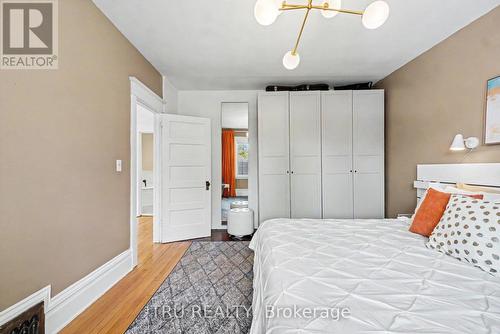 Large bright master bedroom - 5 Grove Avenue, Ottawa, ON 