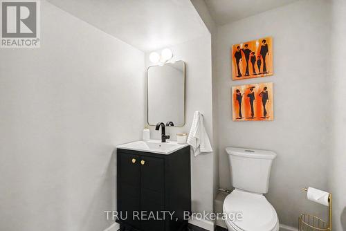 Lower level bathroom - 5 Grove Avenue, Ottawa, ON 